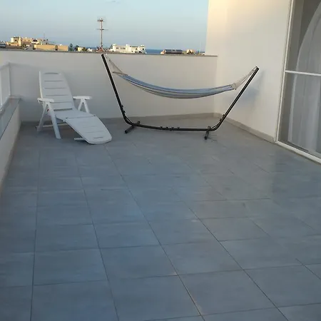 Penthouse Next To The Beach Marsaskala Exterior photo